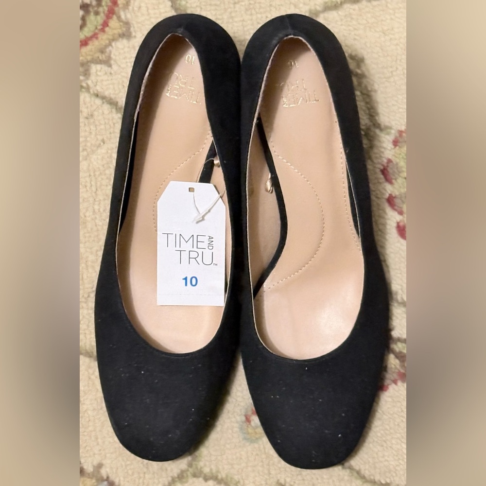 Time and Tru Black Faux Suede Block Heel Pumps Size 10 Closed Toe Memory Foam - Picture 11 of 11